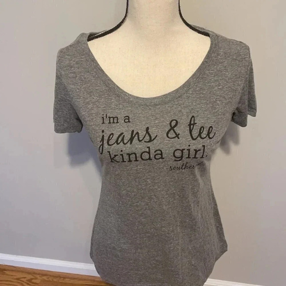 I’m a Jeans and Tee Kinda Girl Graphic T-shirt L - Picture 2 of 6